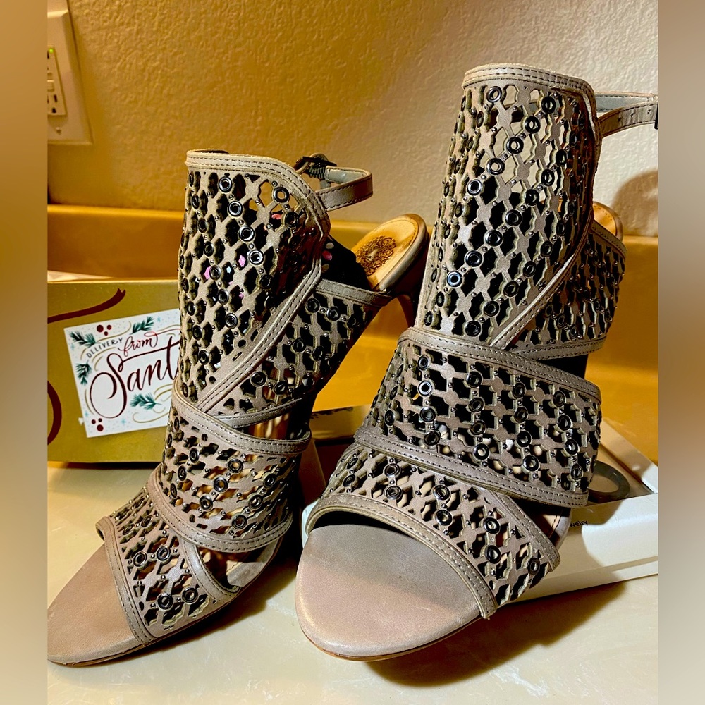 Vince Camuto- women’s beige heels with a metal small ring pattern. Small buckle